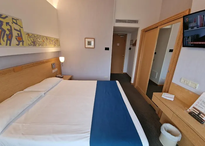 City Hotel 4*