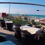 City Hotel