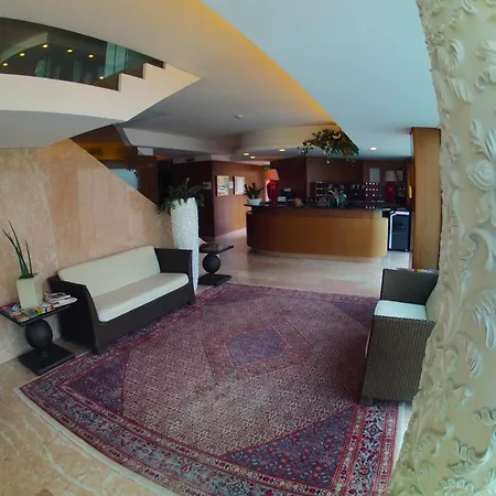 ホテル City Hotel セニガッリア