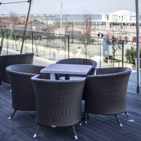 City Hotel セニガッリア