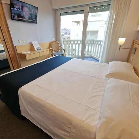 City Hotel Отель