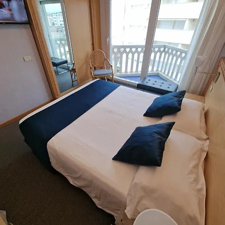 City Hotel