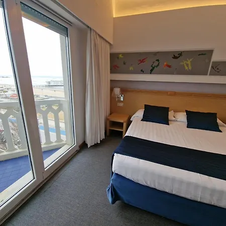 City Hotel 호텔 세니갈리아