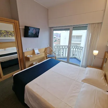 City Hotel 4*
