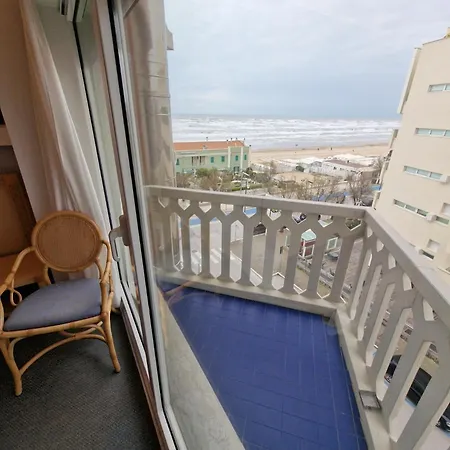City Hotel