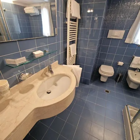 City Hotel Hotel