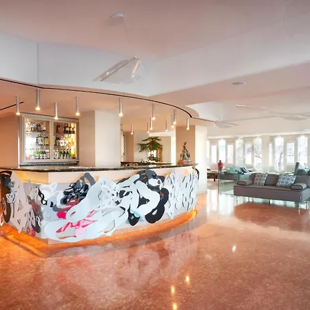 City Hotel Hotel 4*