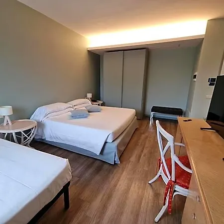 City Hotel Отель 4*