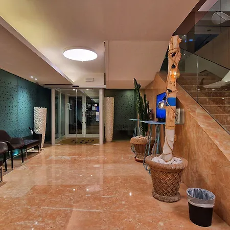 City Hotel Hotel 4*
