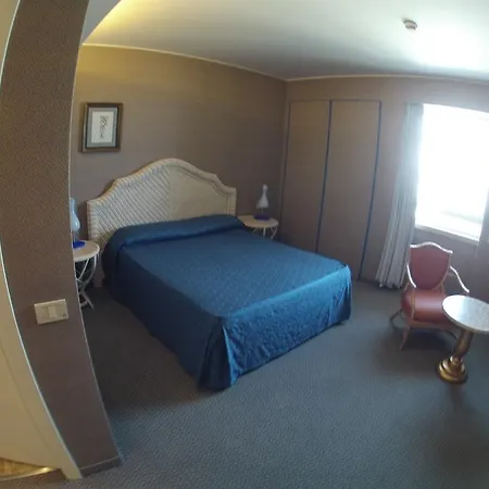 ホテル City Hotel セニガッリア