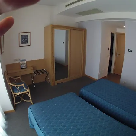 City Hotel セニガッリア