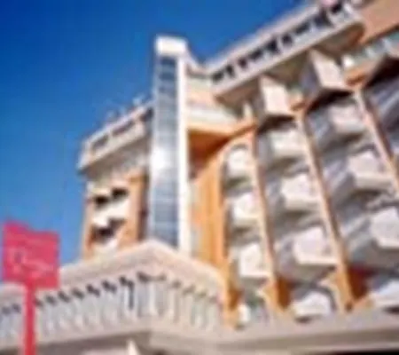 ホテル City Hotel 4*