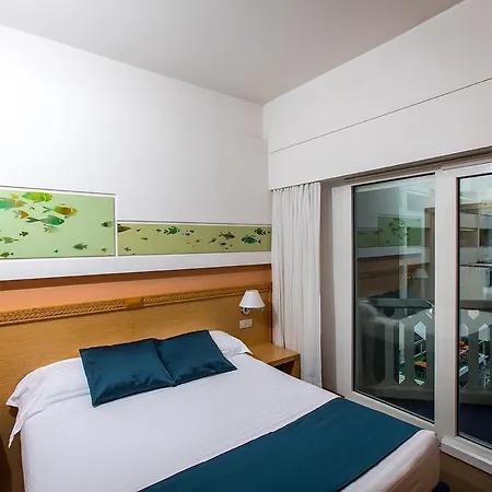 City Hotel ホテル 4*