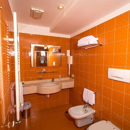 City Hotel ホテル 4*