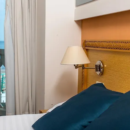 City Hotel 4* セニガッリア