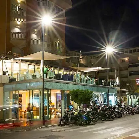 ホテル City Hotel 4*