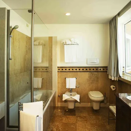 City Hotel ホテル 4*